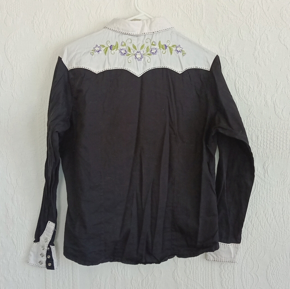 Wrangler Black Button Down Shirt Purple Floral Embroidery Western Cowgirl Rodeo - Picture 10 of 12